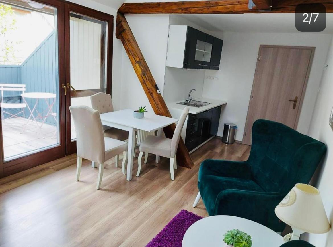 Jokai Apartman Komárno Eksteriør billede